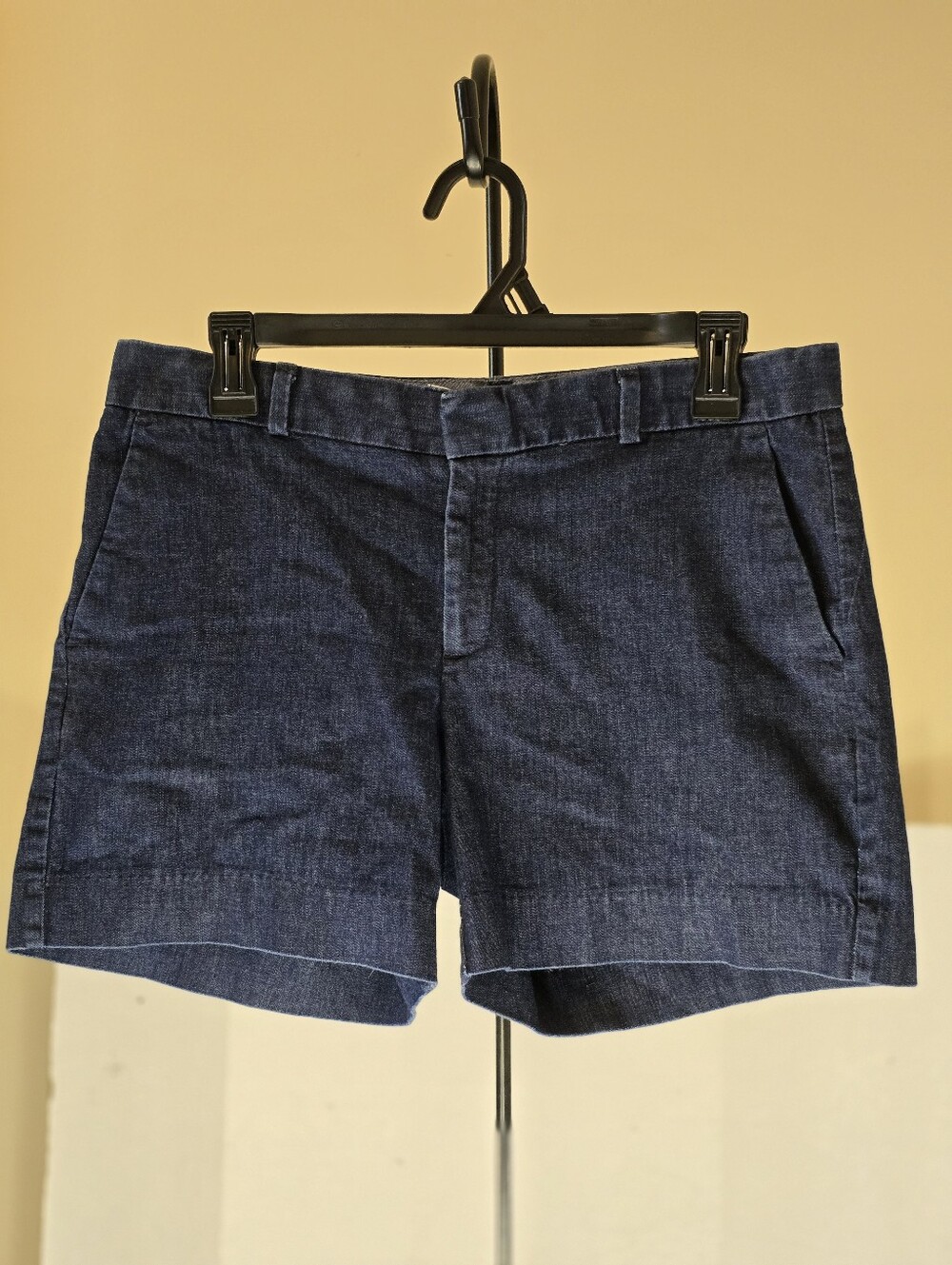 Banana Republic Women Denim Hampton Fit 5 inch Chambray Shorts Size 28/6